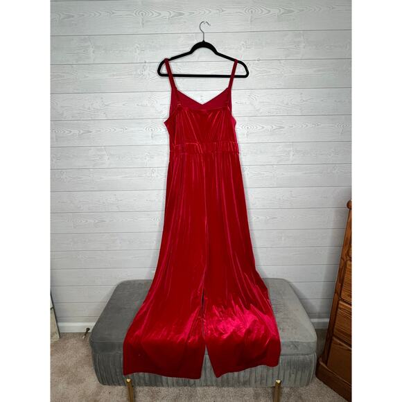 Torrid Jester red velvet cami wide leg jumpsuit NWT Size 2(2X) - Picture 5 of 11